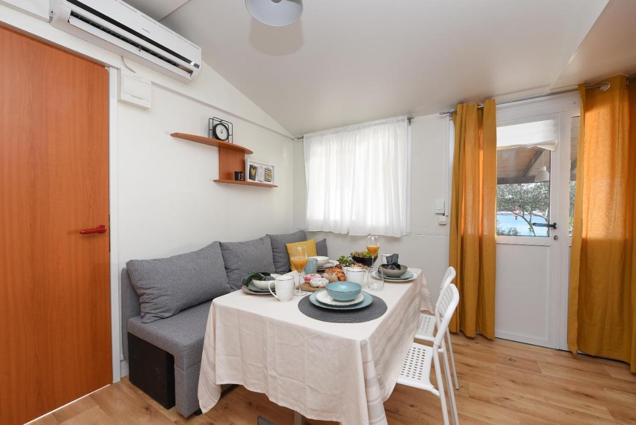 Mia Mobile Home With Jacuzzi Ždrelac Exterior foto