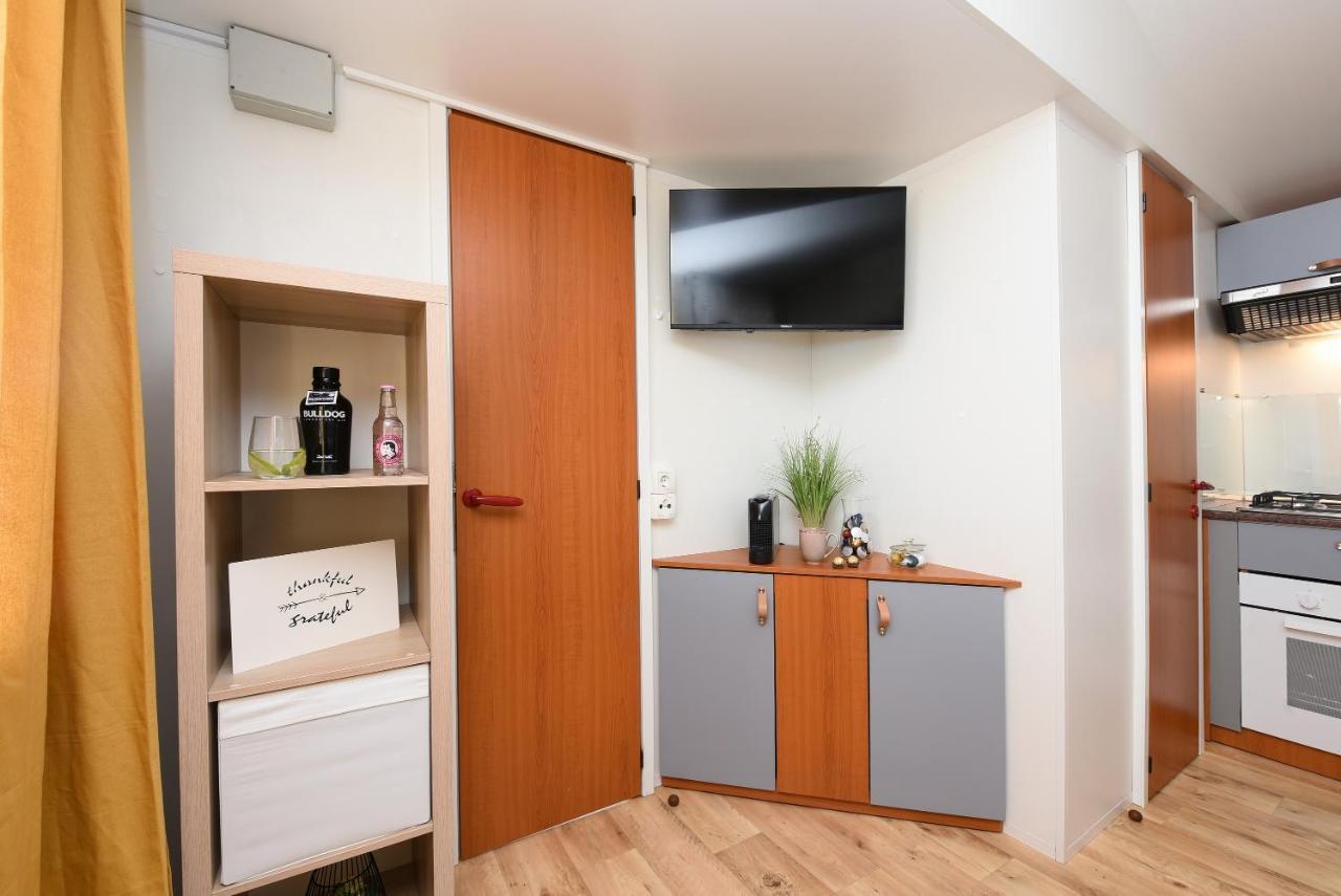 Mia Mobile Home With Jacuzzi Ždrelac Exterior foto